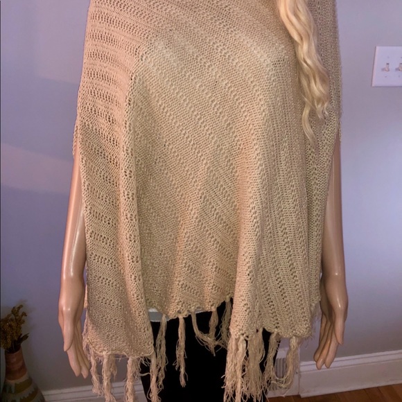Turtleneck poncho - Picture 4 of 4